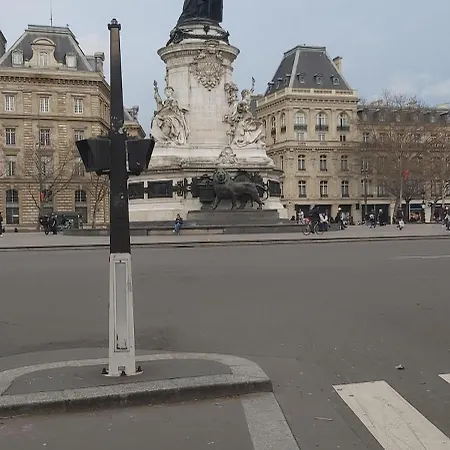 Studio Pres Du Gare De L'Est-2